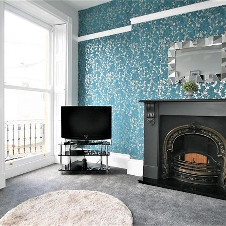 Albion Street Serviced Apartments Cheltenham Bagian luar foto