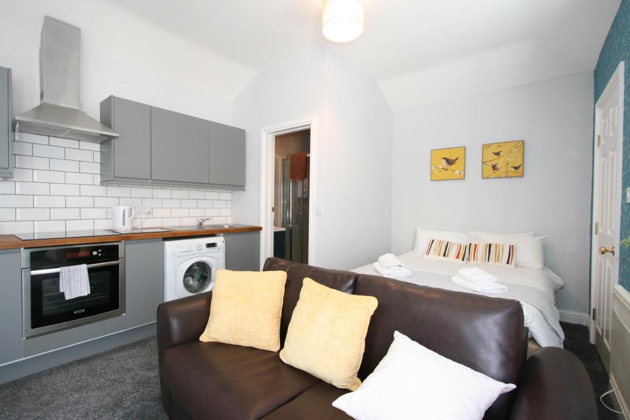 Albion Street Serviced Apartments Cheltenham Bagian luar foto