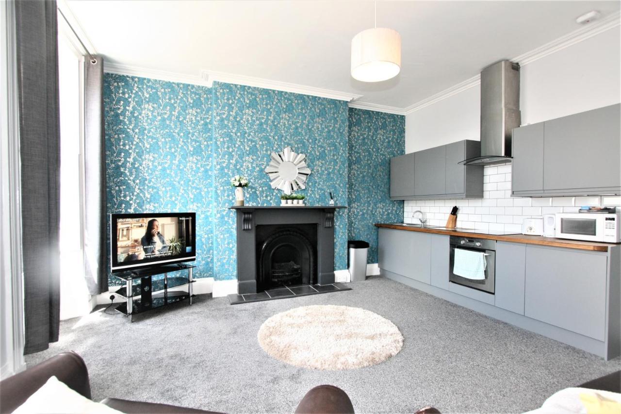 Albion Street Serviced Apartments Cheltenham Bagian luar foto