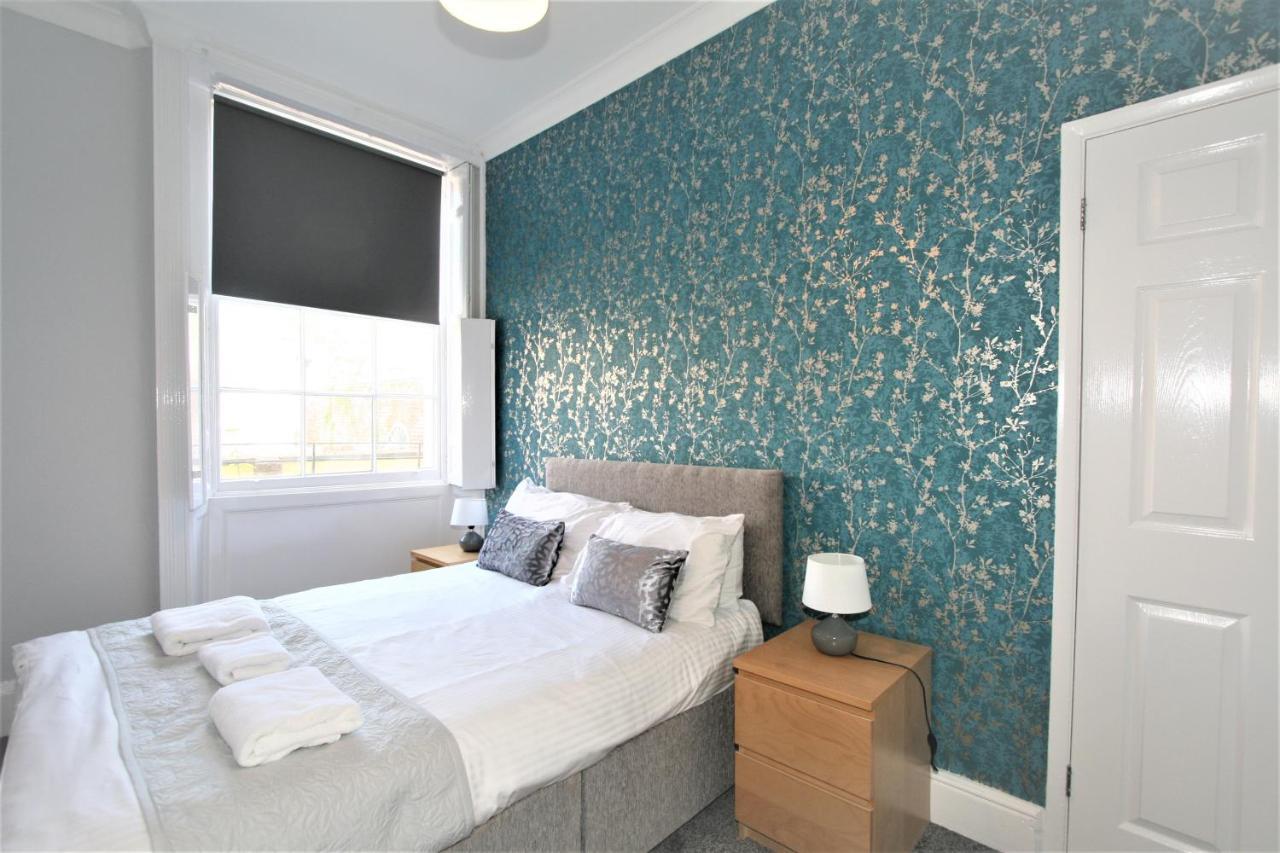 Albion Street Serviced Apartments Cheltenham Bagian luar foto
