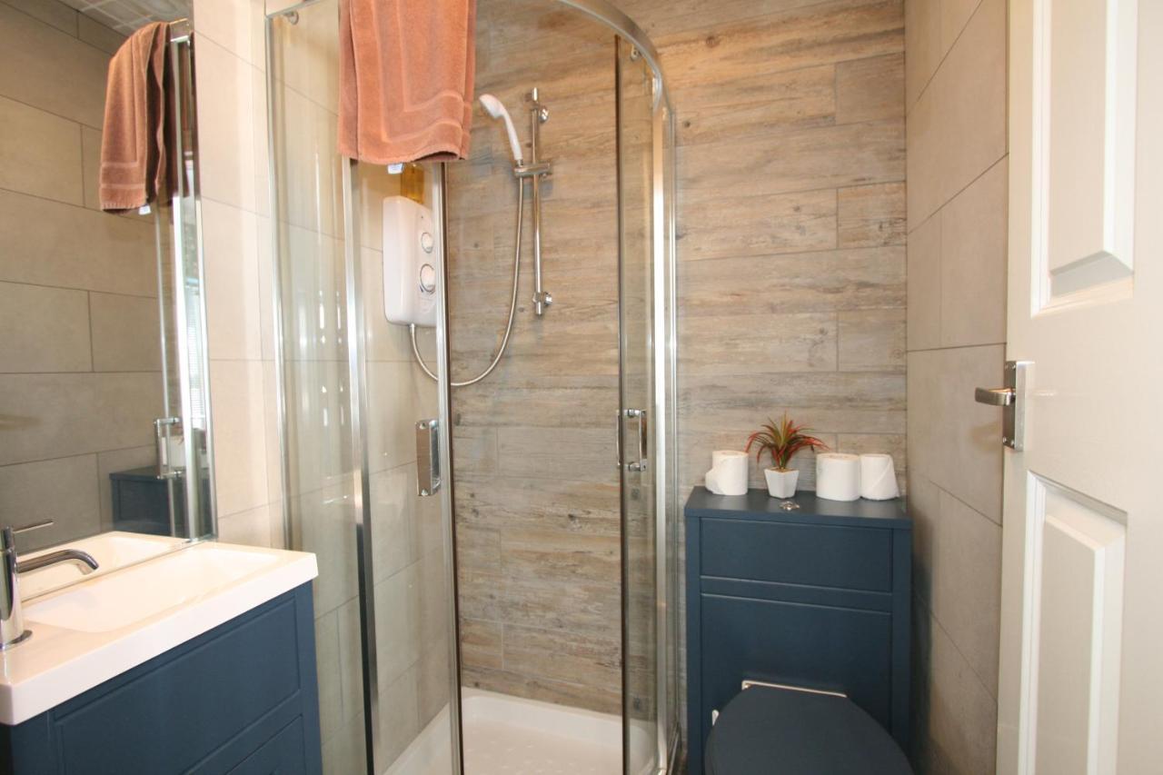 Albion Street Serviced Apartments Cheltenham Bagian luar foto
